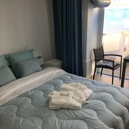 Check-inn - Adults Only Apartman *