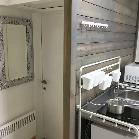 Check-inn - Adults Only *